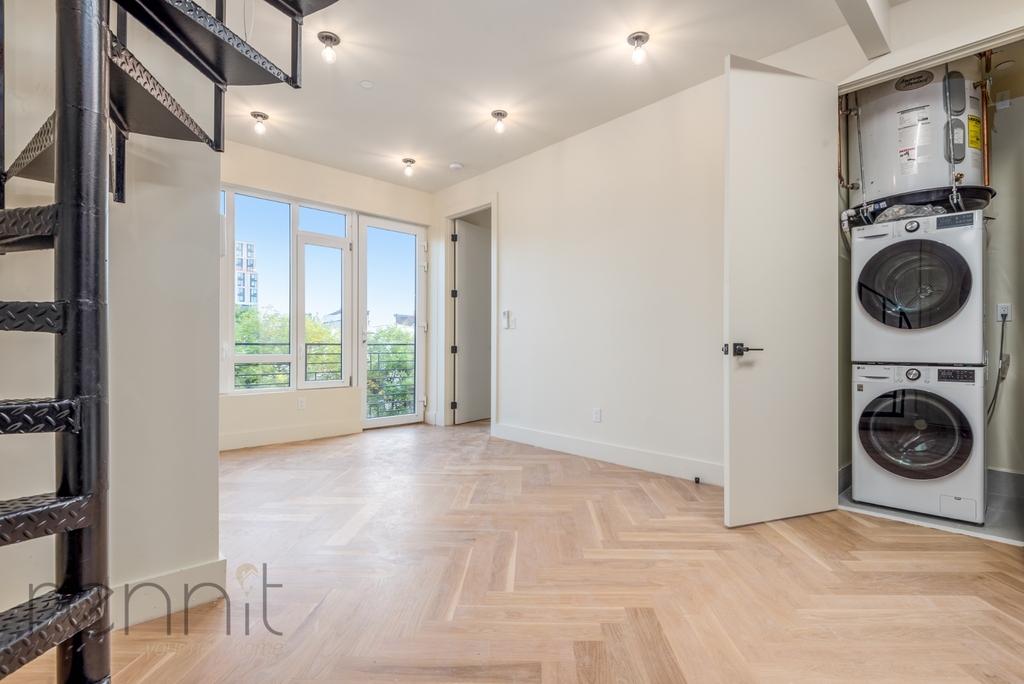 179 Meserole Street - Photo 0