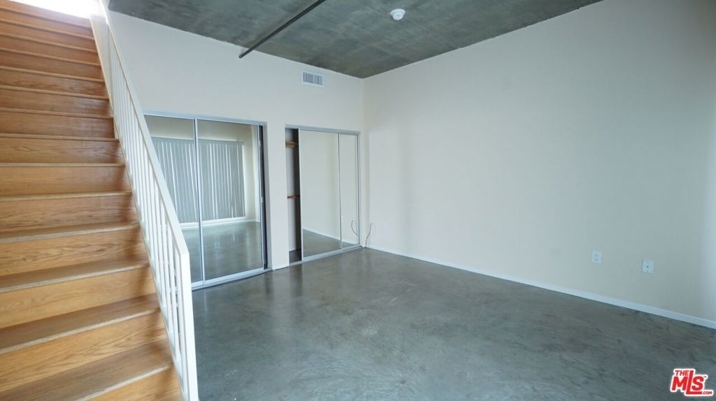 922 W 23rd Street - Photo 12