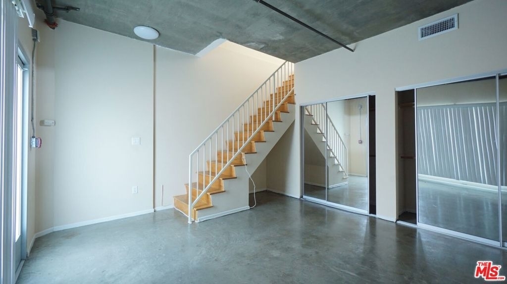 922 W 23rd Street - Photo 13