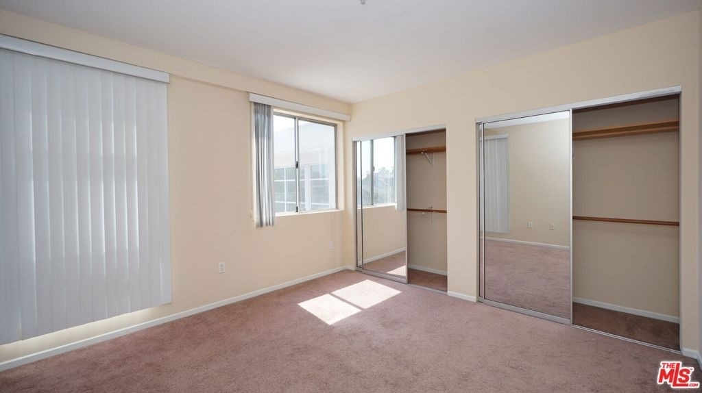 922 W 23rd Street - Photo 11