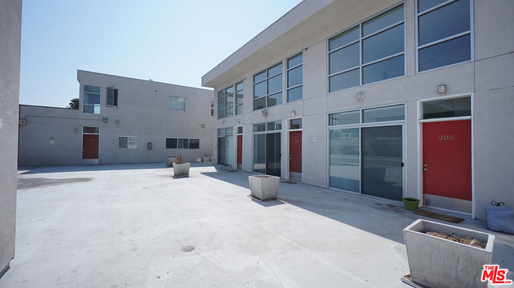 922 W 23rd Street - Photo 0