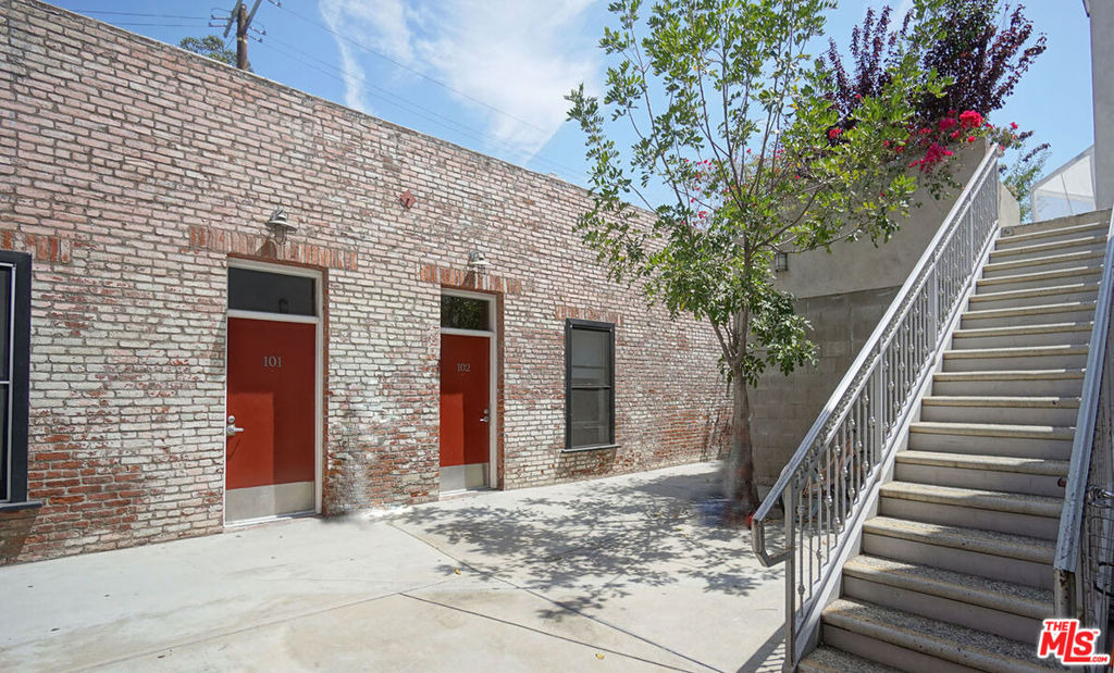 922 W 23rd Street - Photo 3