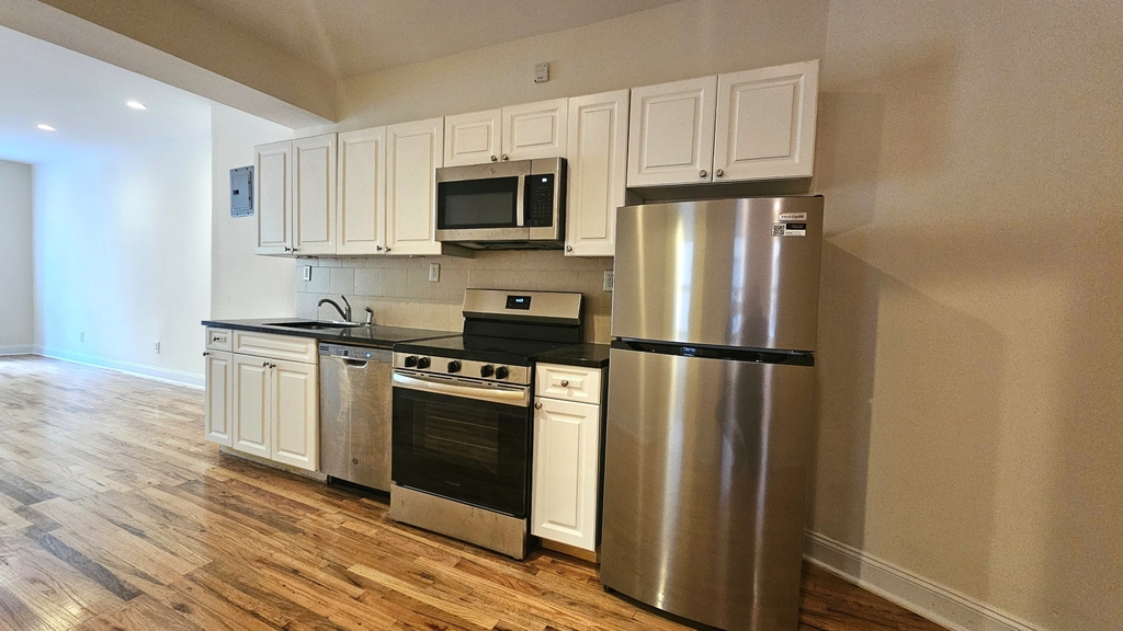 20 Magaw Place - Photo 1