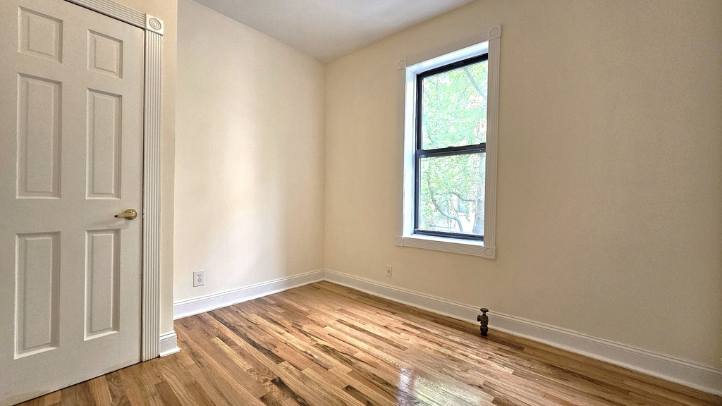 20 Magaw Place - Photo 4