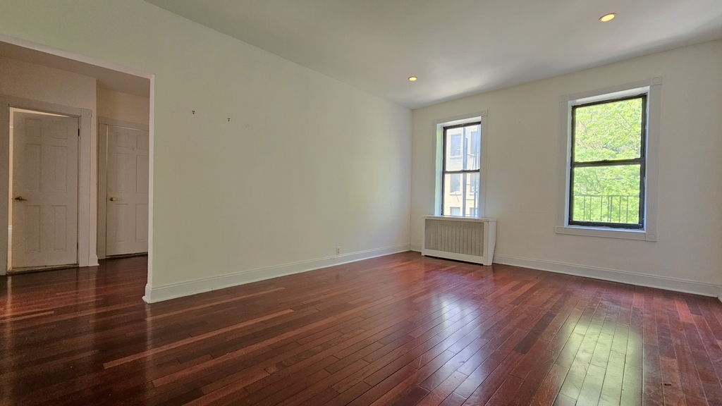 20 Magaw Place - Photo 0