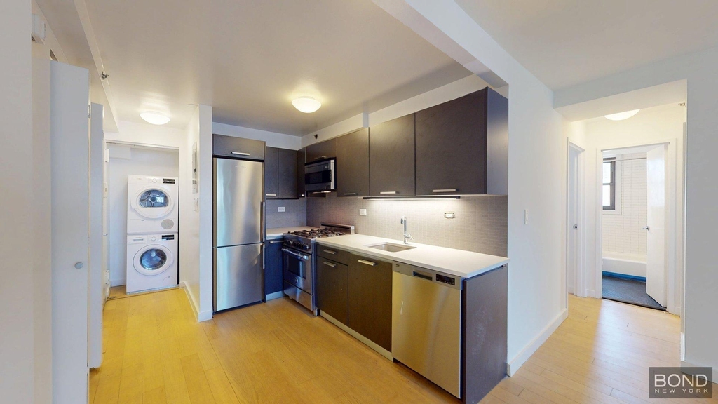 East 39th Street - Photo 0