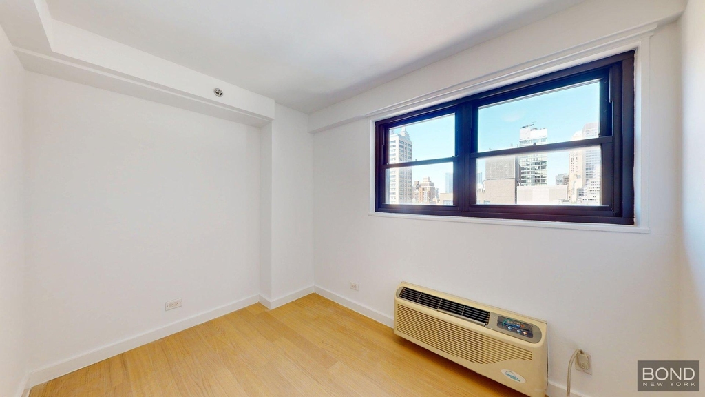 East 39th Street - Photo 3