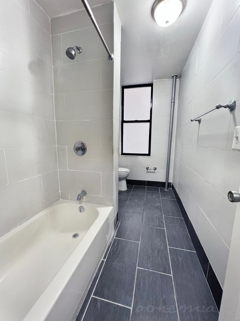 555 W 151st Street - Photo 4