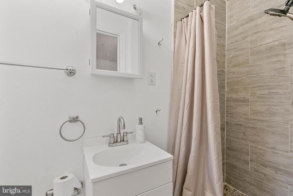 1534 Page Street - Photo 6
