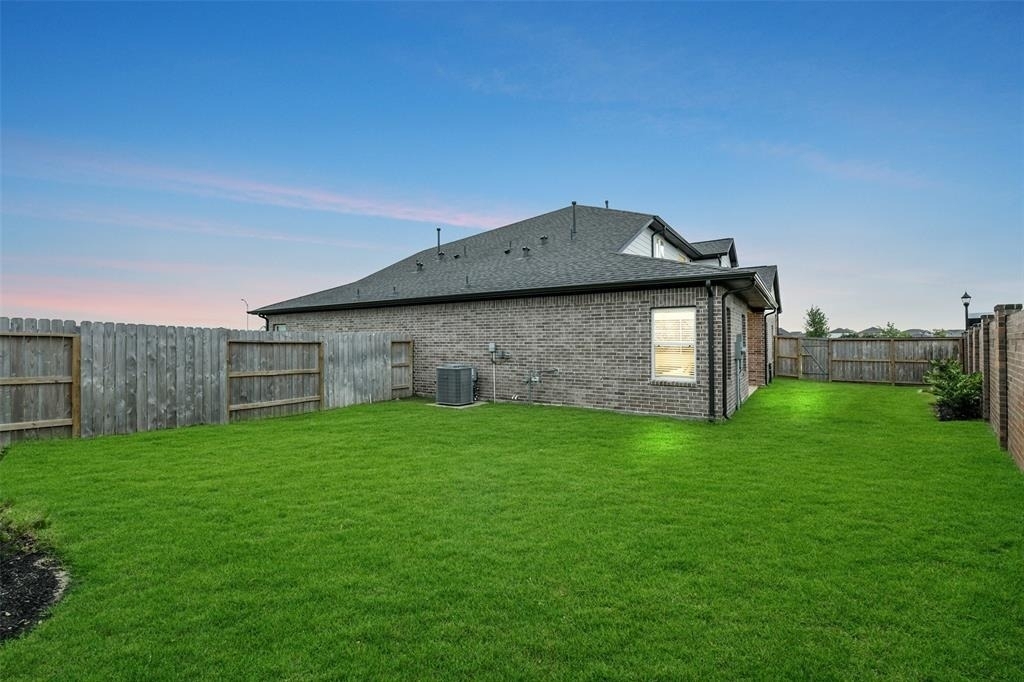 21015 Bay Village Drive - Photo 17