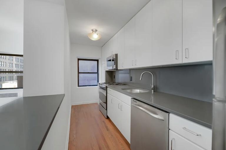 Madison Avenue - Photo 1