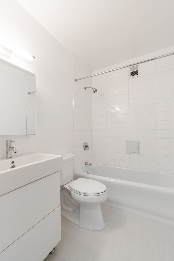 East 57th Street - Photo 4