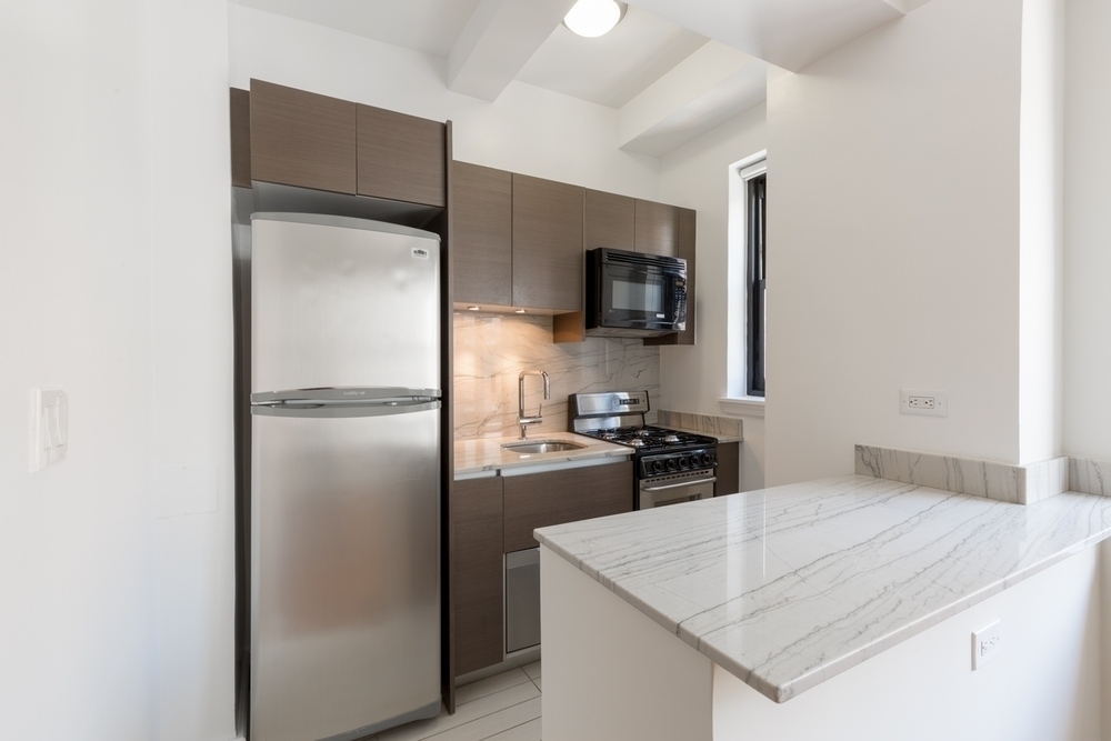 East 57th Street - Photo 2