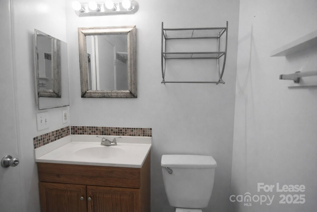 1600 H Arlyn Circle - Photo 14