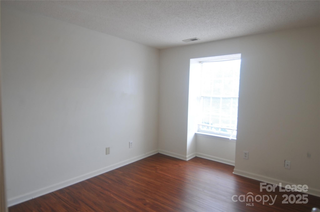 1600 H Arlyn Circle - Photo 6