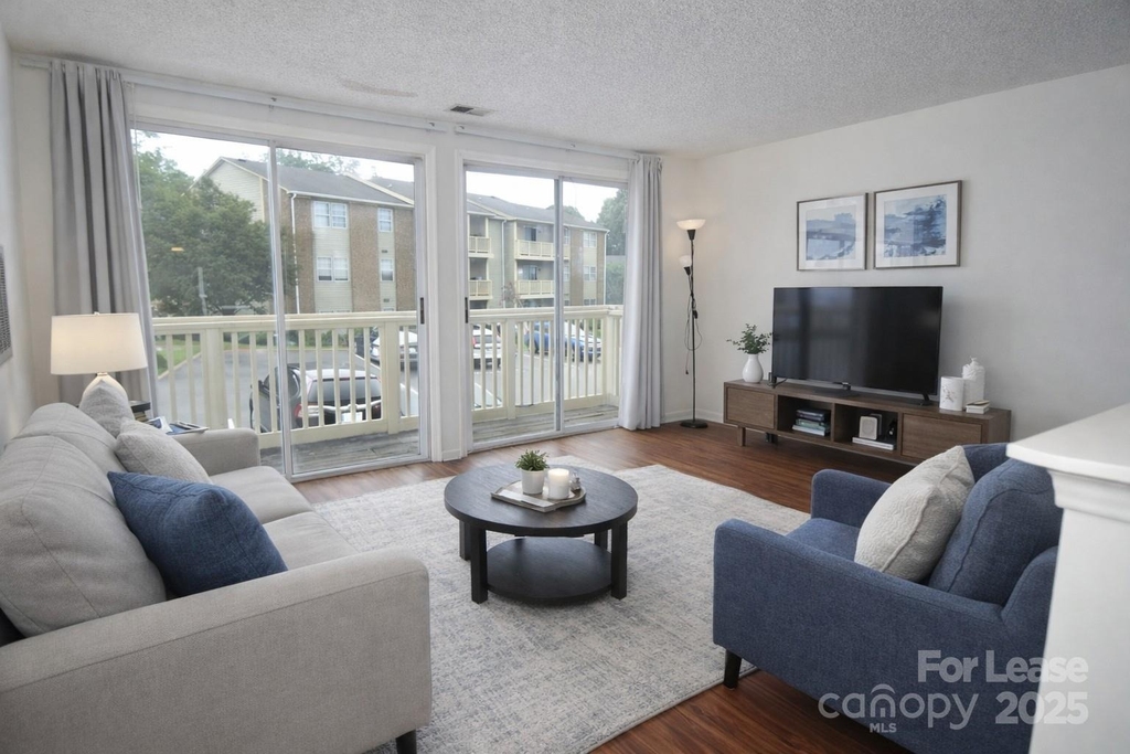 1600 H Arlyn Circle - Photo 11
