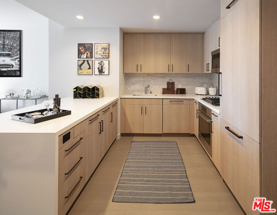 1755 Argyle Avenue - Photo 11