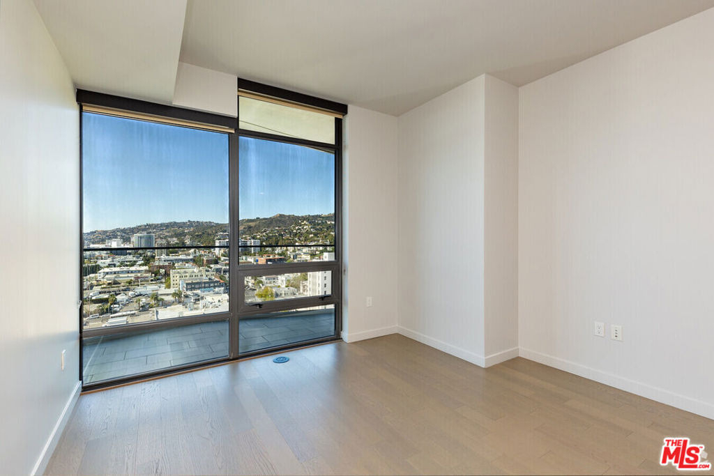 1755 Argyle Avenue - Photo 7