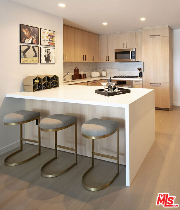 1755 Argyle Avenue - Photo 10