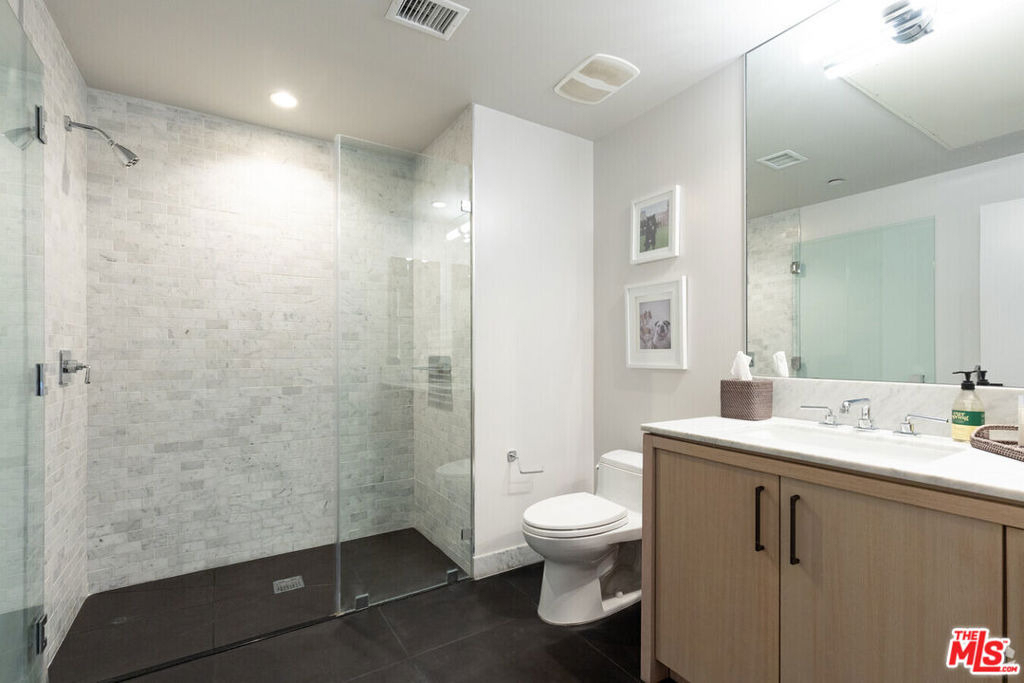 1755 Argyle Avenue - Photo 6
