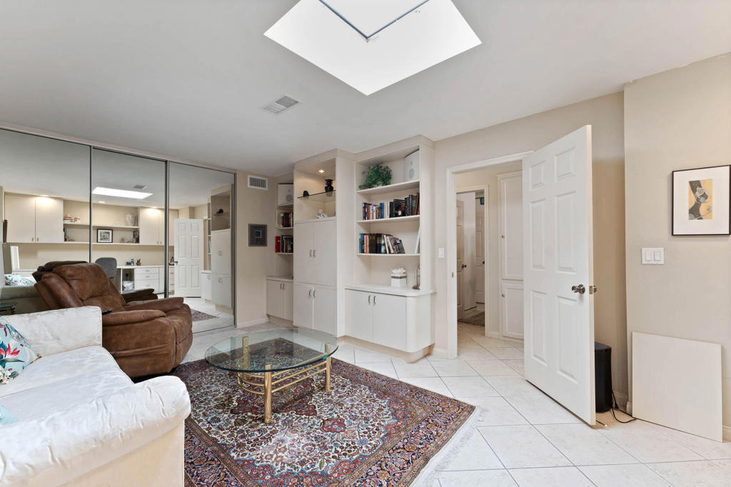 191 Madrid Avenue - Photo 8
