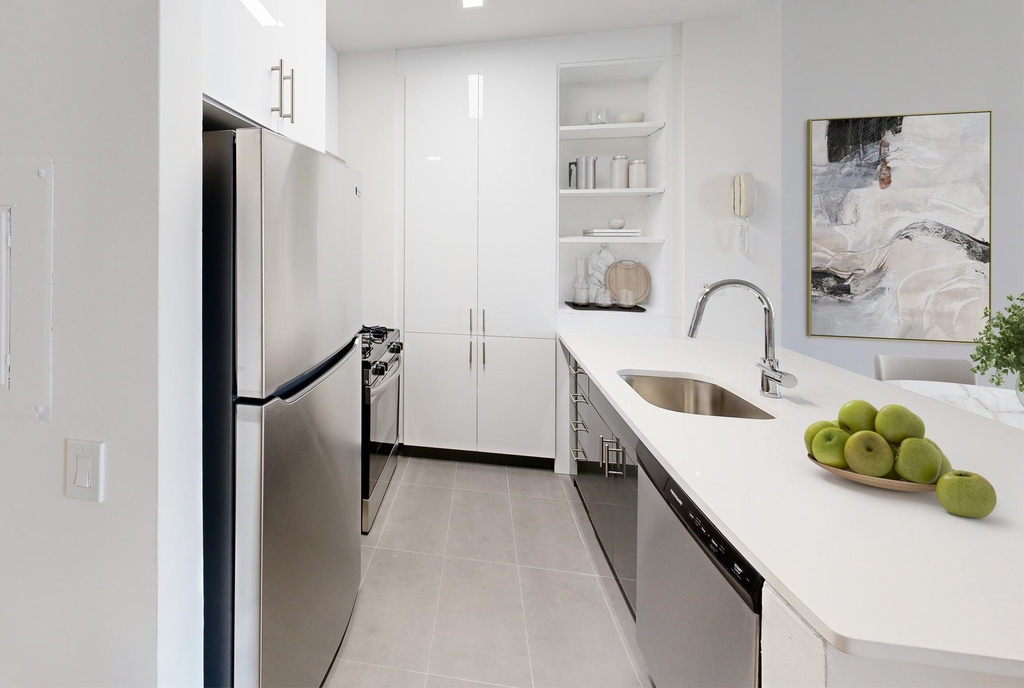 10 Hanover Square - Photo 7