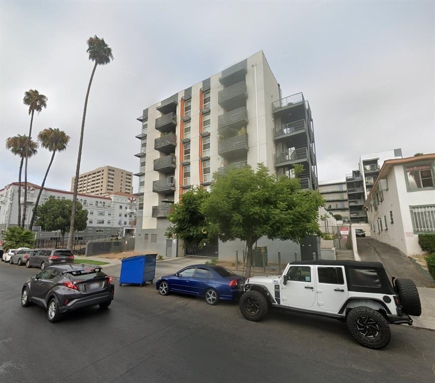 540 S Normandie Ave - Photo 0
