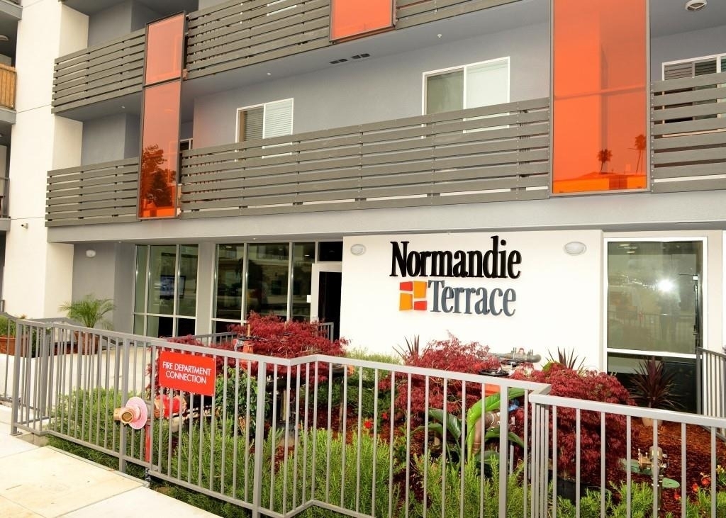 540 S Normandie Ave - Photo 6