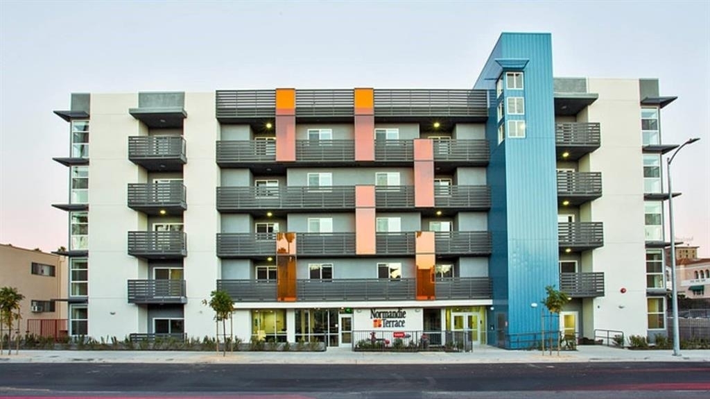 540 S Normandie Ave - Photo 7