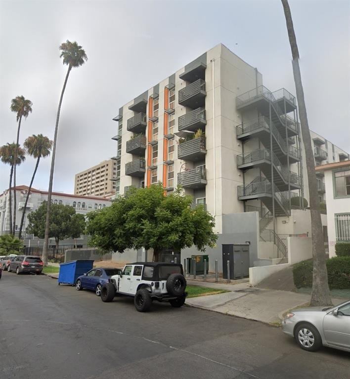 540 S Normandie Ave - Photo 1