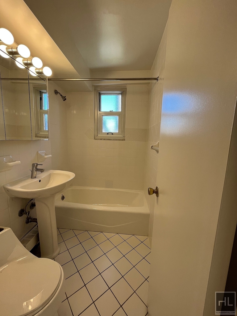 East 51 Street - Photo 3