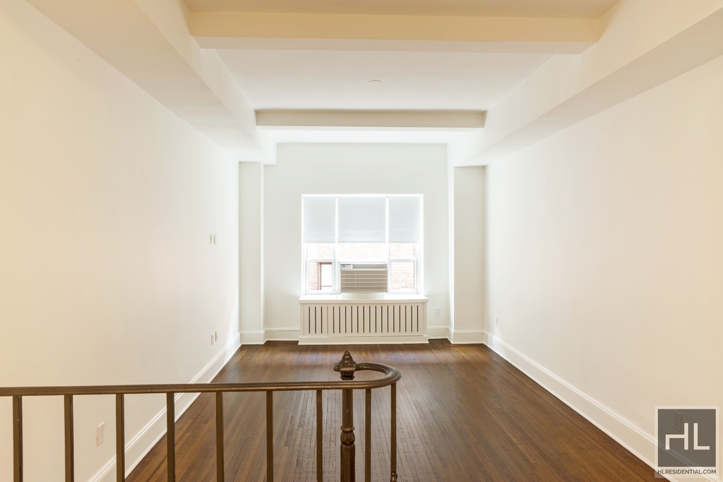 West 113th Street - Photo 0