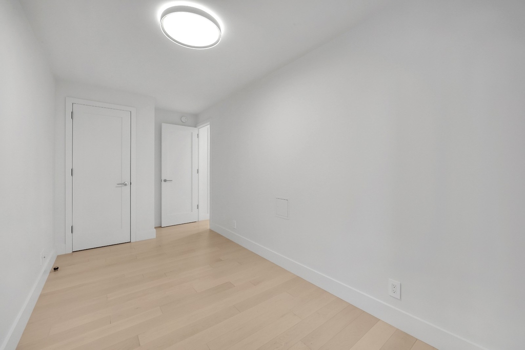 Park Avenue - Photo 1