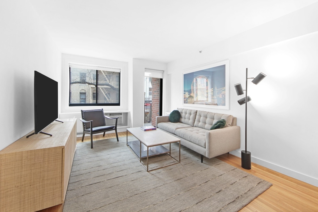 West 15th Street - Photo 5