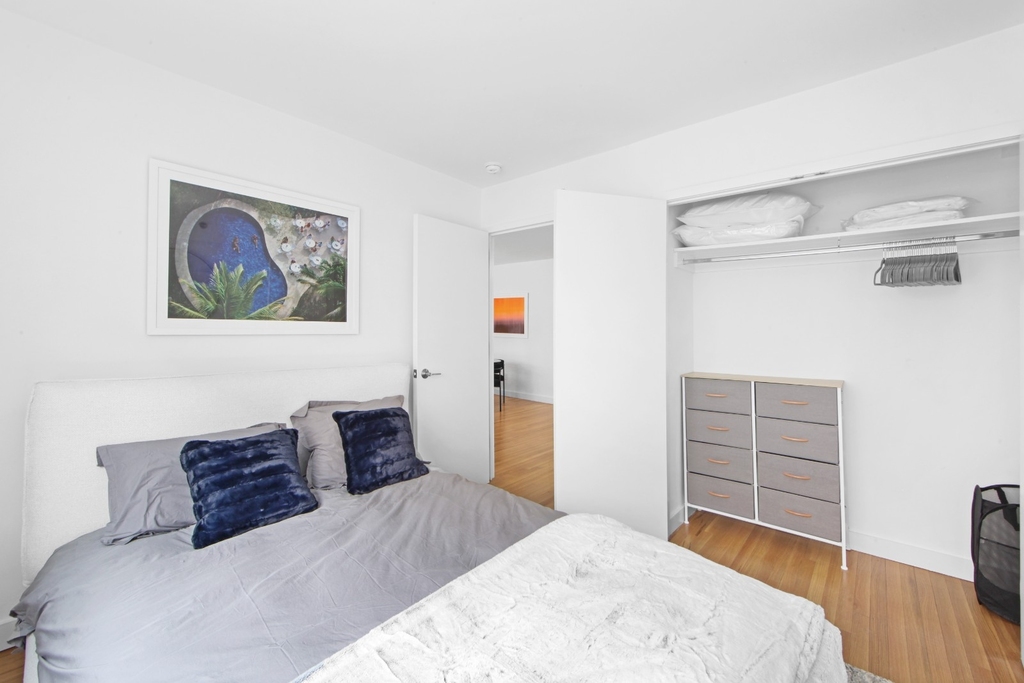 West 15th Street - Photo 1
