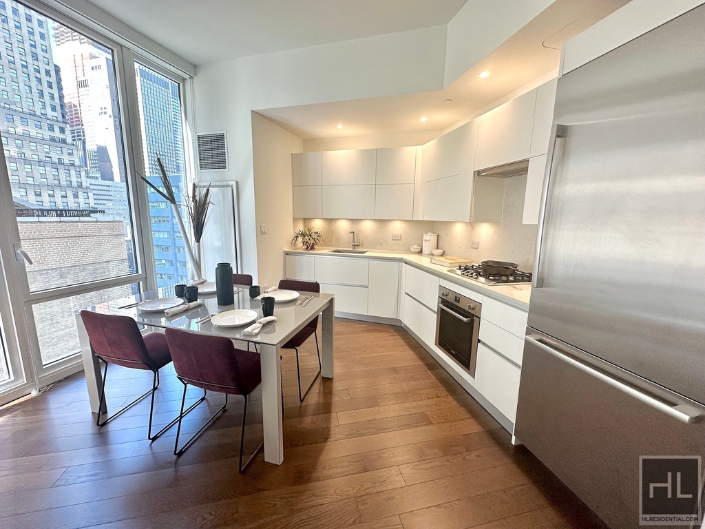 East 44th Street - Photo 1