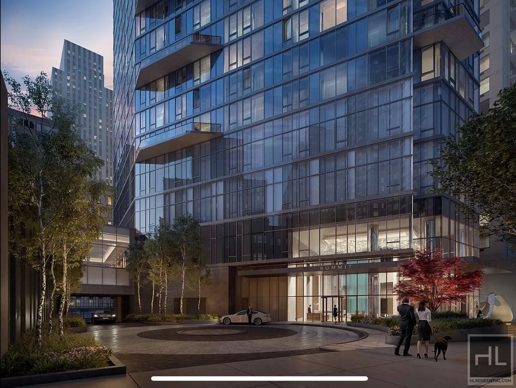 East 44th Street - Photo 5