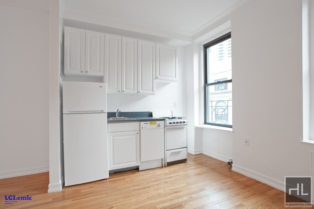 East 84th Street - Photo 0