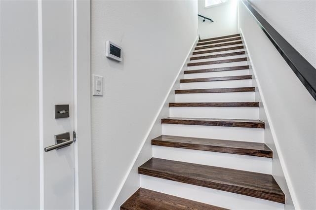 2203 Moser Avenue - Photo 2