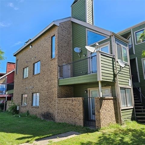 9837 Walnut Street - Photo 0