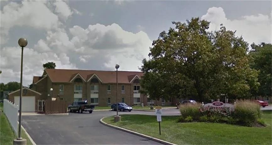 1801 N Broadway Ave - Photo 4