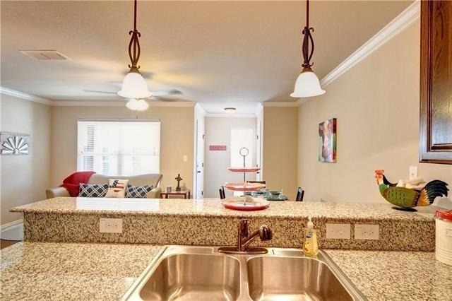 701 S Lillian Street - Photo 4