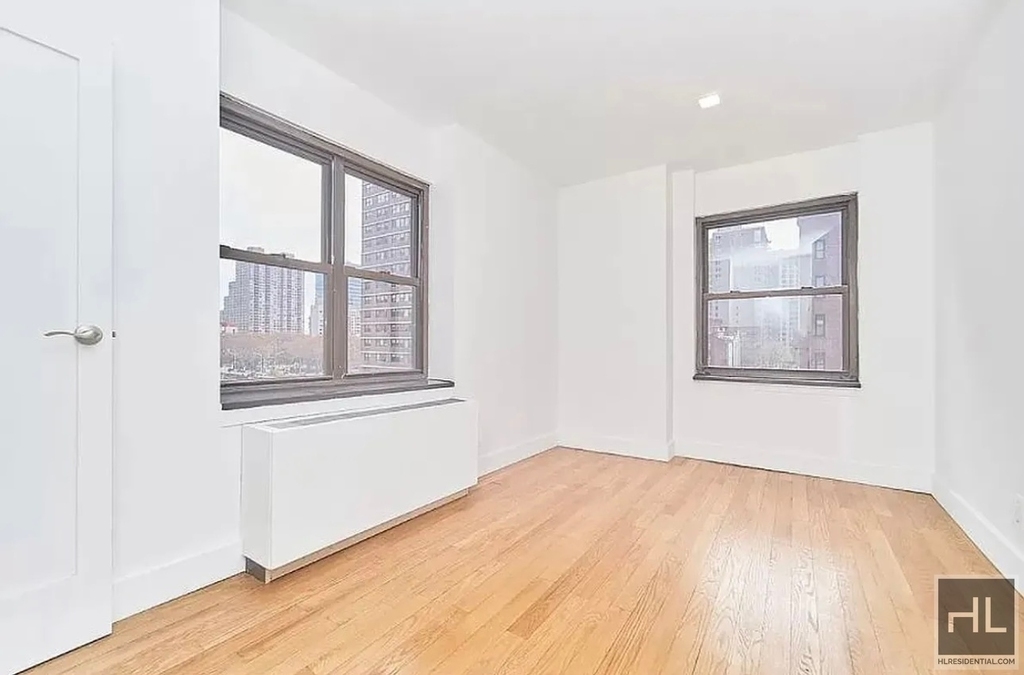 East 37th Street - Photo 0