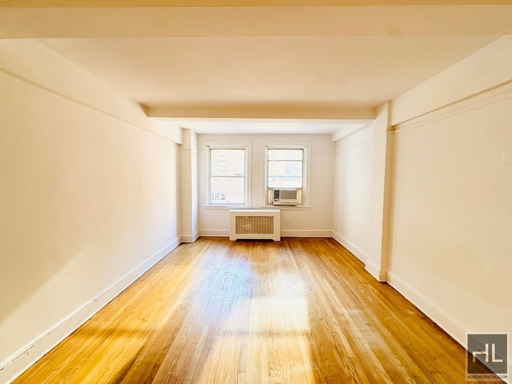 East 39th Street - Photo 0