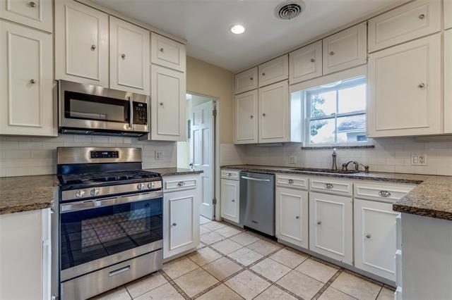 4543 Fairway Avenue - Photo 3