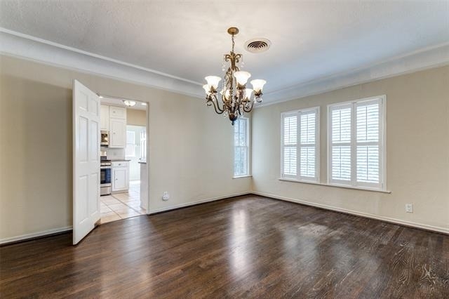 4543 Fairway Avenue - Photo 2