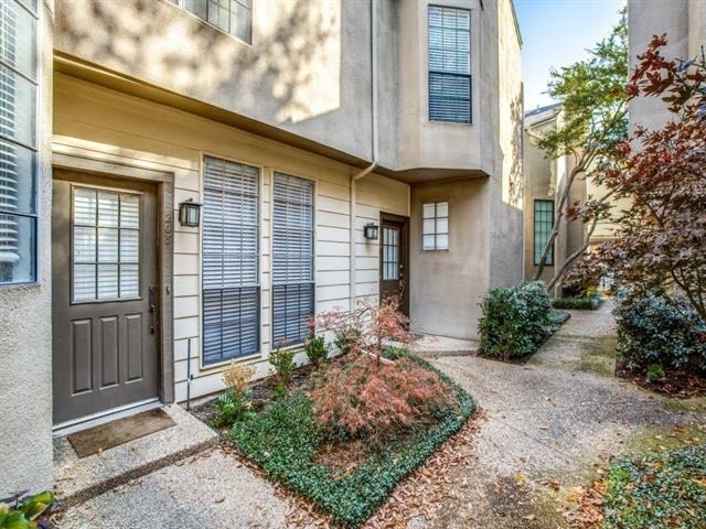 4124 Cole Avenue - Photo 1