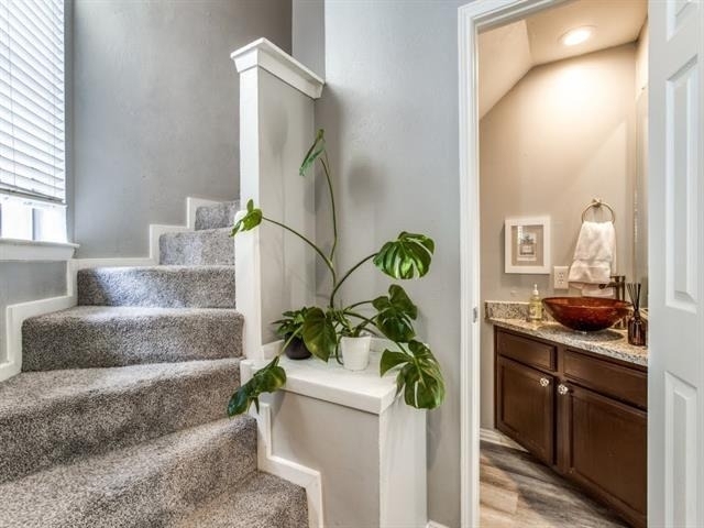 4124 Cole Avenue - Photo 7