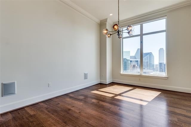 2555 N Pearl Street - Photo 2