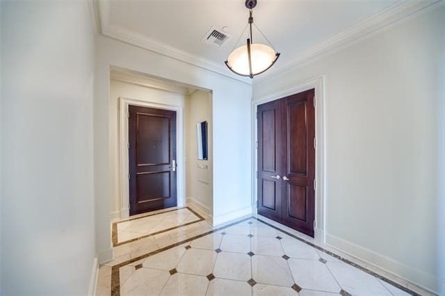 2555 N Pearl Street - Photo 1